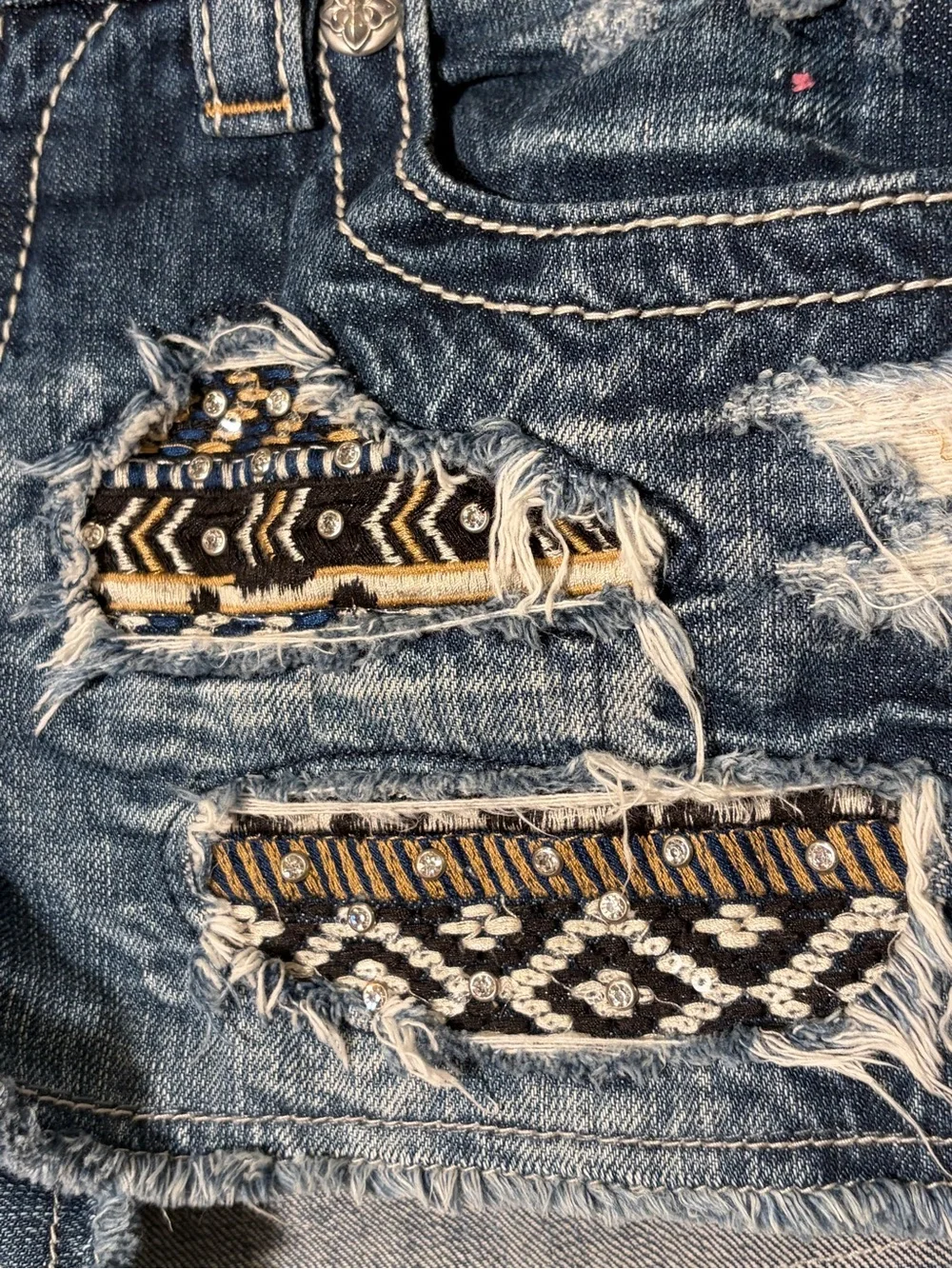 Miss Me Aztec Patch Distressed Denim Cutoff Shorts Size 27 Sequin Geometric